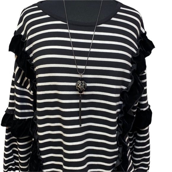 Crown & Ivy Striped Blouse - Picture 3 of 5